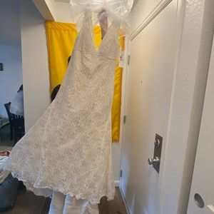 Davids Bridal Complete Wedding Dress Set